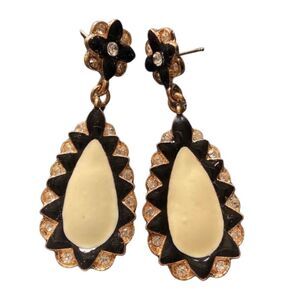 Tear Drop Black & Cream Drop Earrings